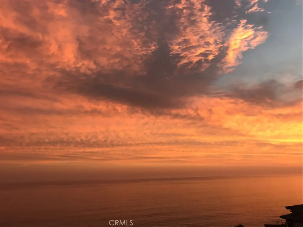 Single Family Residence for rent at 2565 Kilo Way, Laguna Beach, CA featuring 2 beds and 3 baths