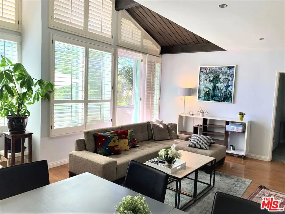 Residential Lease for rent at 10800 Holman Avenue PH3, Los Angeles, Los Angeles County, CA featuring 2 beds and 2 baths
