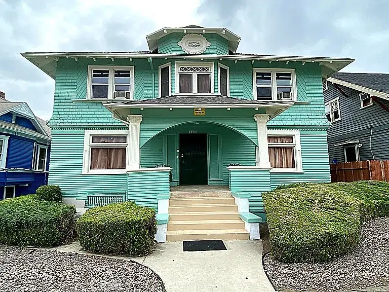 Residential Lease for rent at 2707 S La Salle 2, Los Angeles, Los Angeles County, CA featuring 1 bed and 1 bath