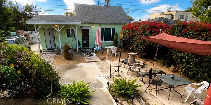 Residential Lease for rent at 2711 S La Salle Ave, Los Angeles, Los Angeles County, CA featuring 1 bed and 1 bath