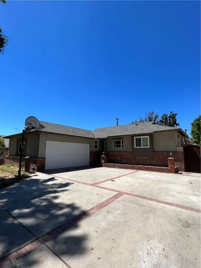 7657 Teesdale Avenue, North Hollywood, CA — listing photo 1