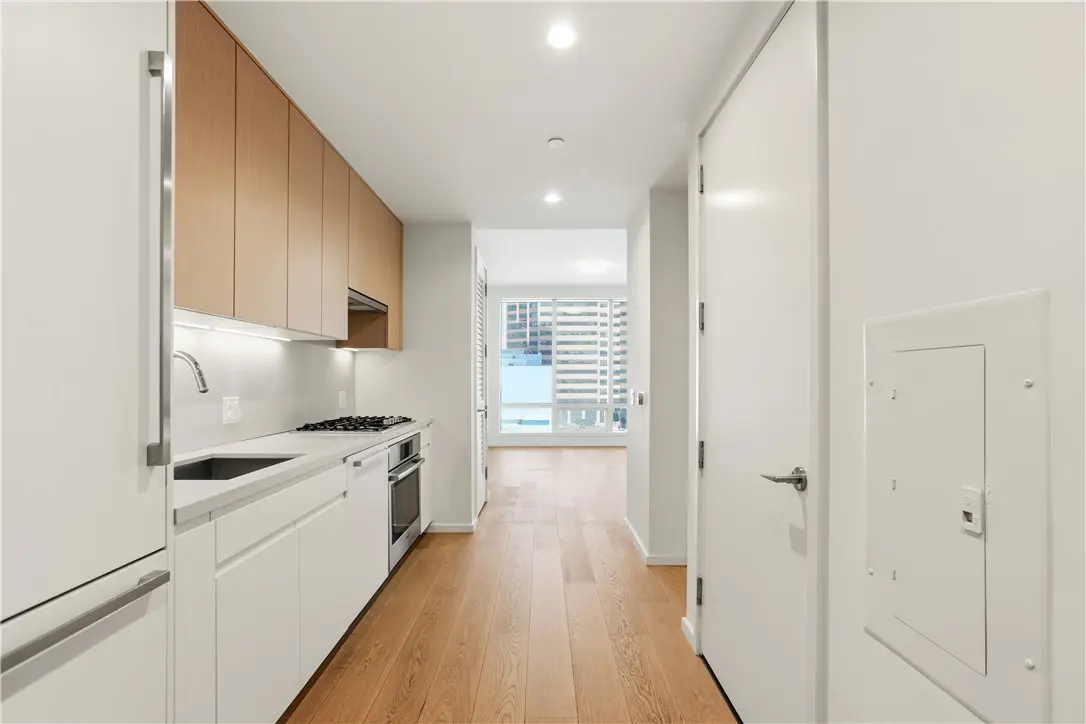 Condominium for sale at 877 S Francisco Street 717, Los Angeles, CA featuring 1 bed and 1 bath