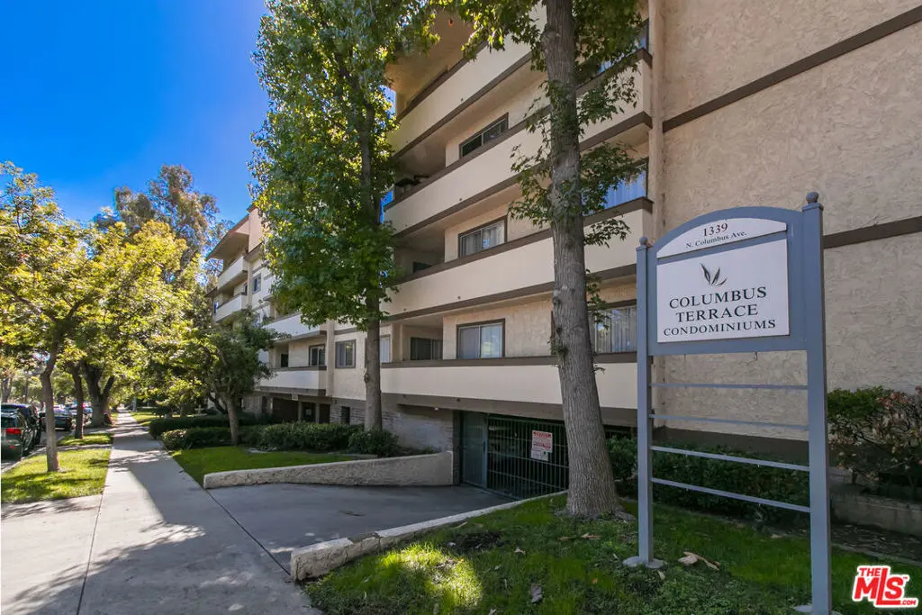 1339 N Columbus Avenue 304, Glendale, CA — listing photo 1