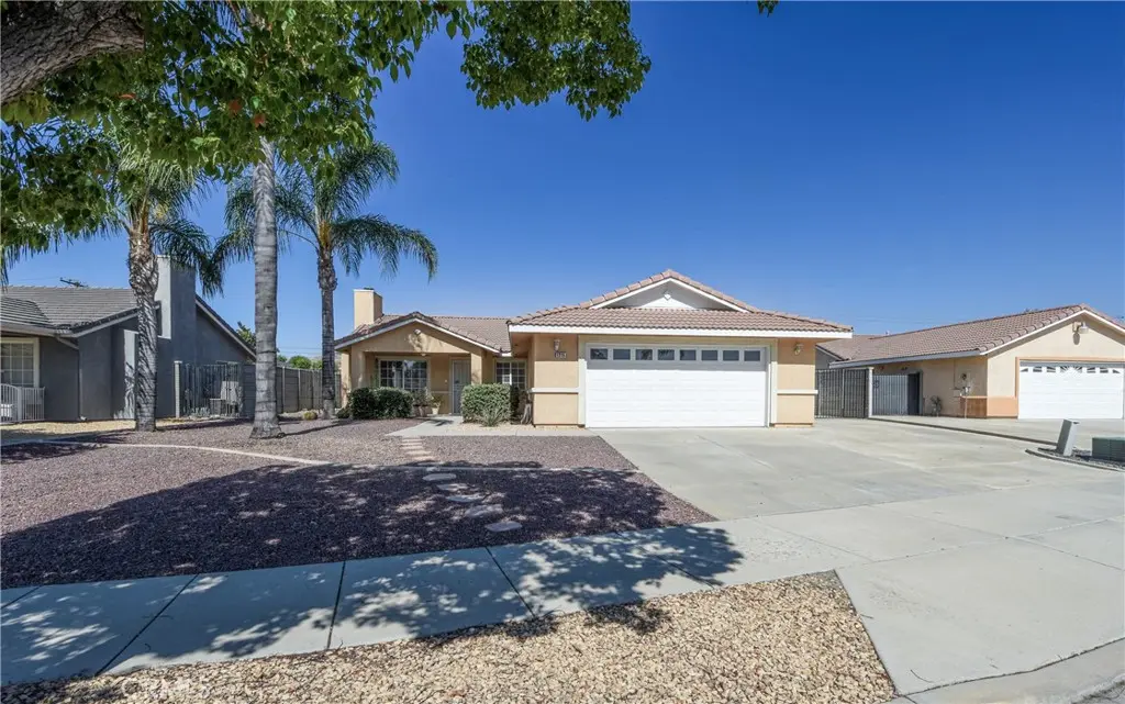 Single Family Residence for sale at 1215 Auburn, Hemet, CA featuring 3 beds and 2 baths