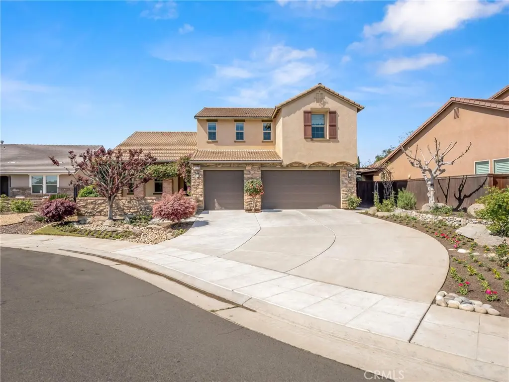 Single Family Residence for sale at 1178 Blackwood, Clovis, CA featuring 5 beds and 4 baths