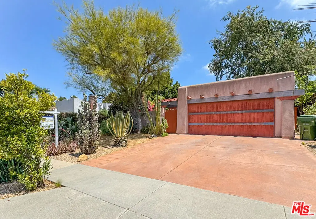 Single Family Residence for rent at 3124 Veteran Avenue, Los Angeles, CA featuring 3 beds and 3 baths