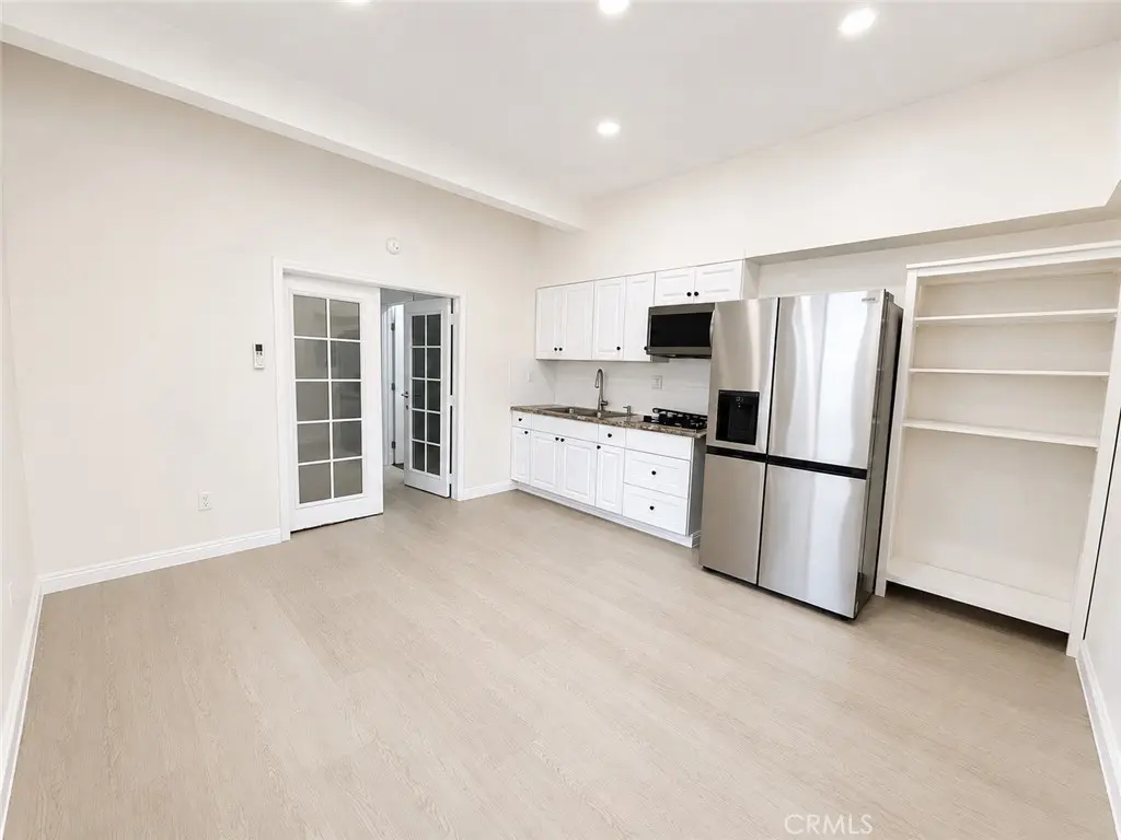 19520 Hart Street, Reseda, CA — listing photo 1