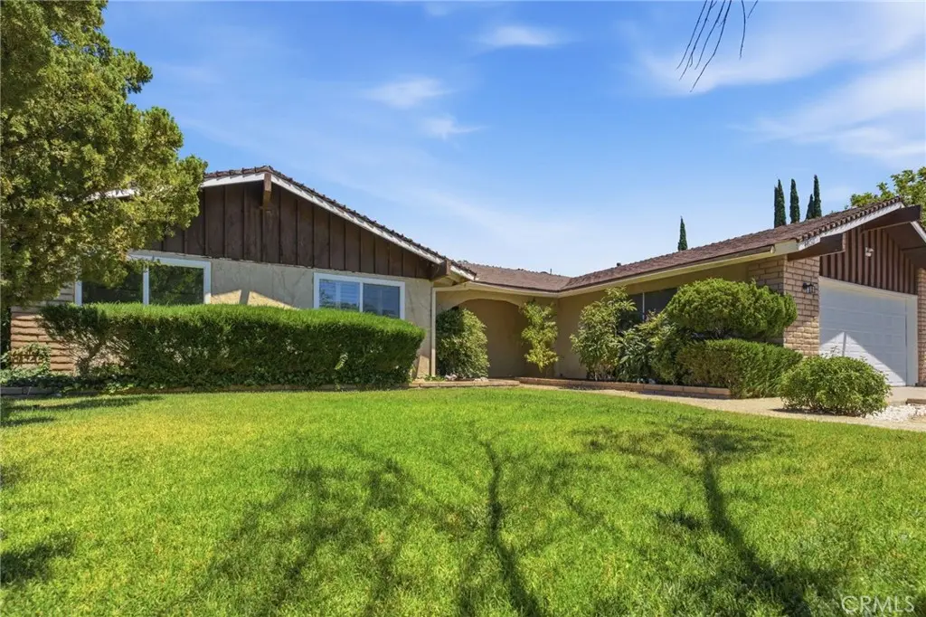 Single Family Residence for sale at 44050 27th W, Lancaster, CA featuring 3 beds and 2 baths