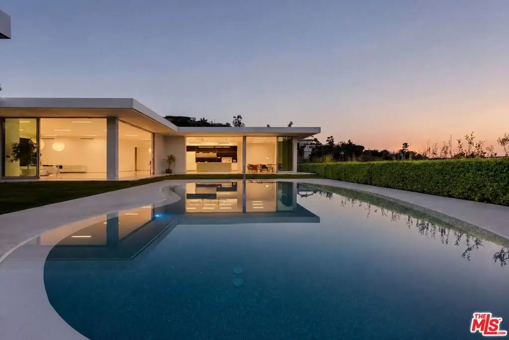 Single Family Residence for rent at 1029 Wallace, Beverly Hills, CA featuring 4 beds and 5 baths