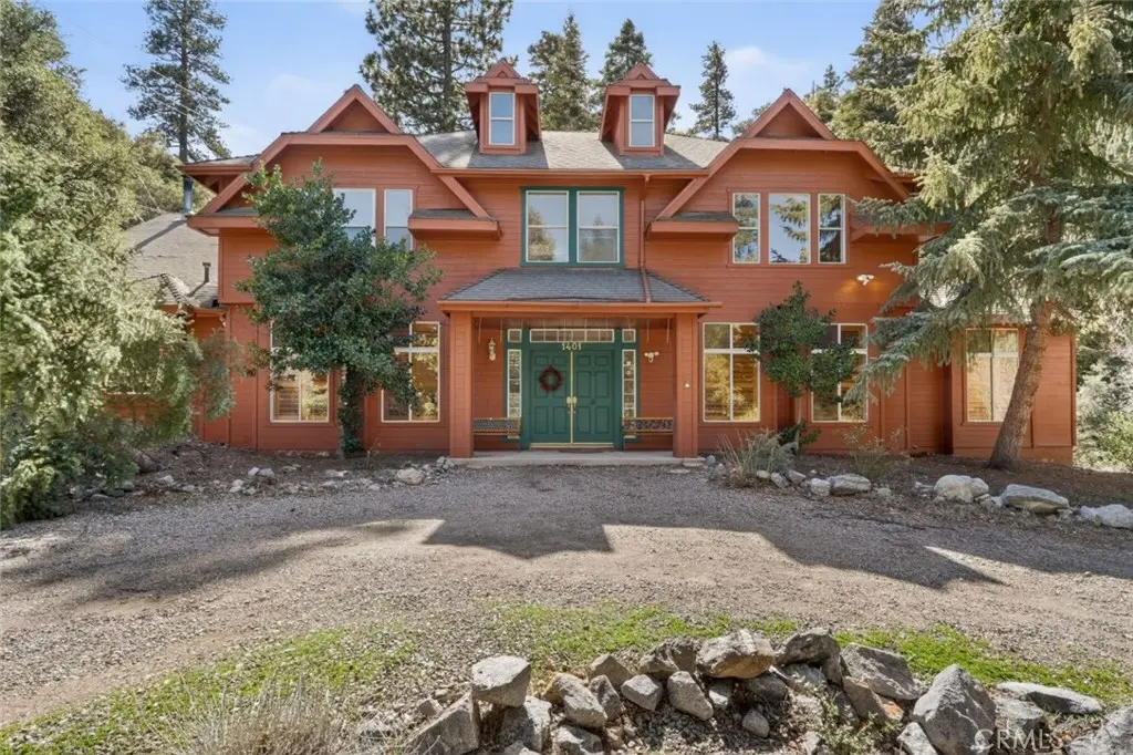 Residential Lease for rent at 1401 Zion Way, Pine Mountain Club, Kern County, CA featuring 4 beds and 3 baths