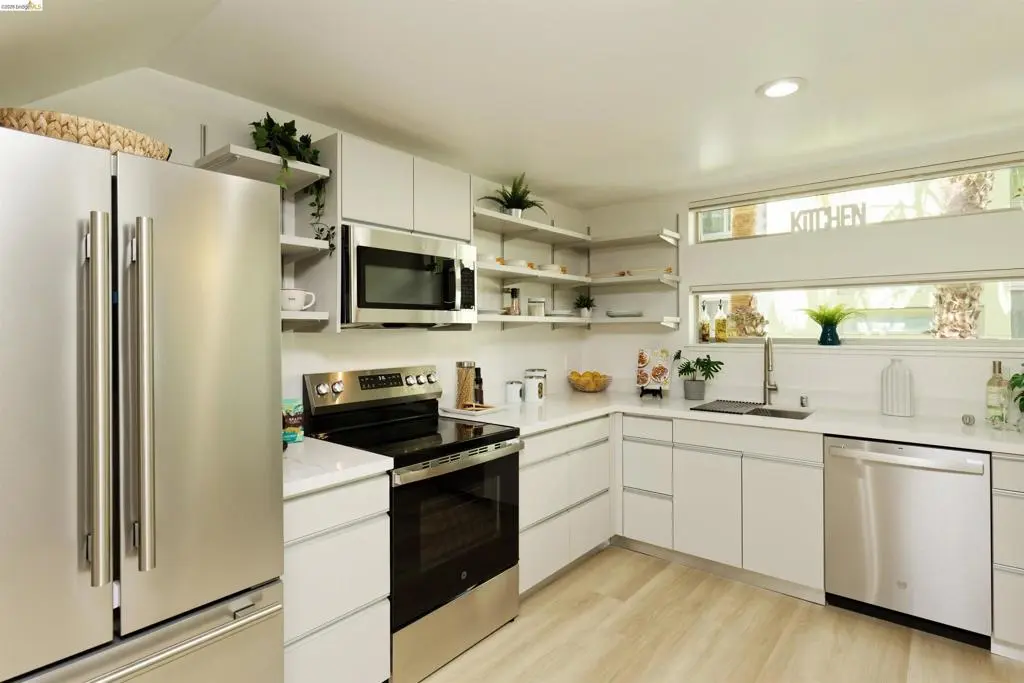 Condominium for sale at 1201 Pine St 315, Oakland, CA featuring 2 beds and 3 baths