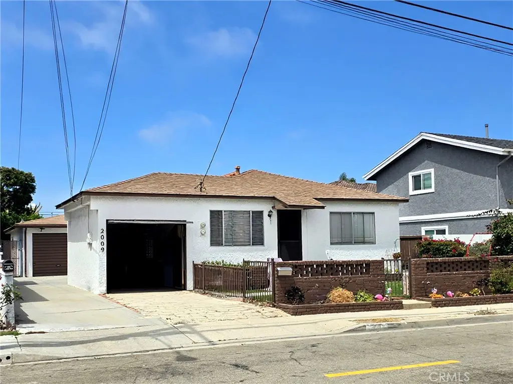 2009 Graham Avenue 2, Redondo Beach, CA — listing photo 1