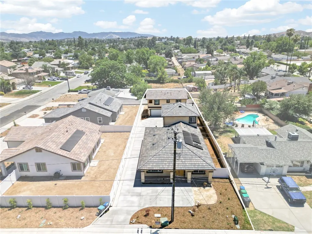 Single Family Residence for rent at 593 E 12th St 1, Beaumont, CA featuring 3 beds and 2 baths
