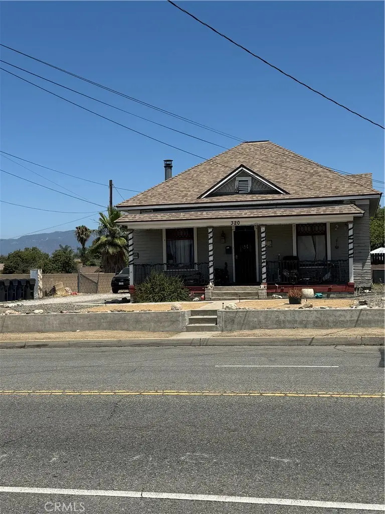 316 W Lugonia 320, Redlands, CA — listing photo 1