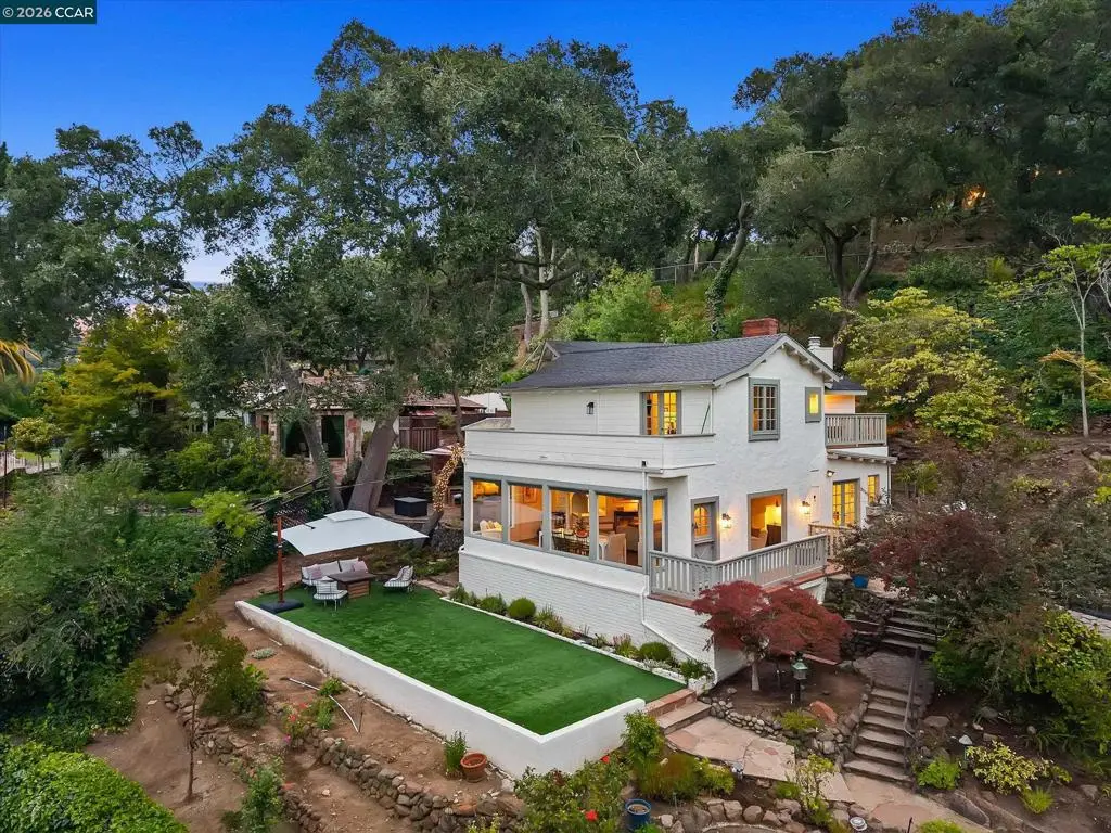 Single Family Residence for sale at 112 Camino Sobrante, Orinda, CA featuring 3 beds and 3 baths
