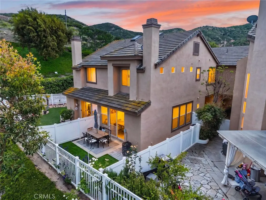 Condominium for sale at 1366 S Country Glen Way, Anaheim, CA featuring 2 beds and 3 baths