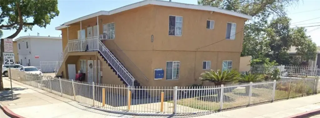 Quadruplex for sale at 7701 Walker, Cudahy, CA