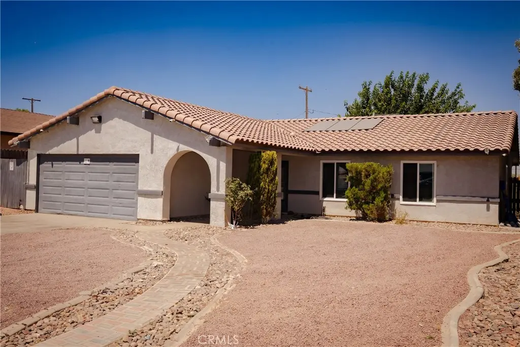 16348 Northwood, Victorville, CA — listing photo 1