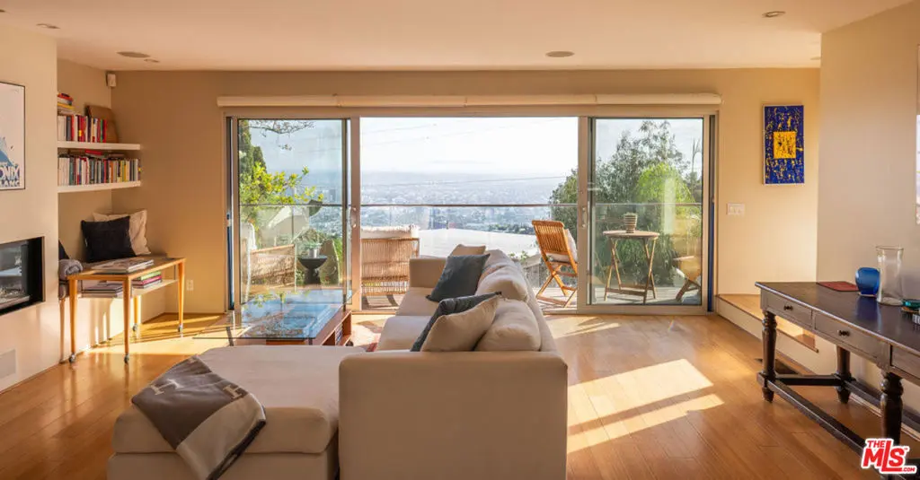 Residential Lease for rent at 2158 Sunset Plaza Drive, Los Angeles, Los Angeles County, CA featuring 3 beds and 3 baths