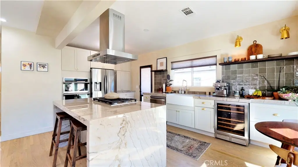 Residential Lease for rent at 1225 Colorado, Los Angeles, Los Angeles County, CA featuring 2 beds and 1 bath