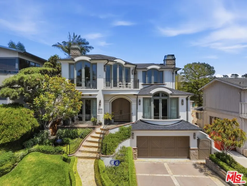 Residential Lease for rent at 108 S Poinsettia Avenue, Manhattan Beach, Los Angeles County, CA featuring 5 beds and 6 baths