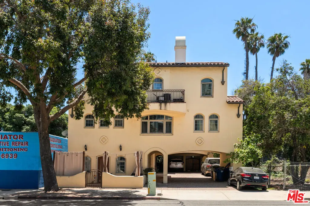 44 E Thompson Boulevard, Ventura, CA — listing photo 1