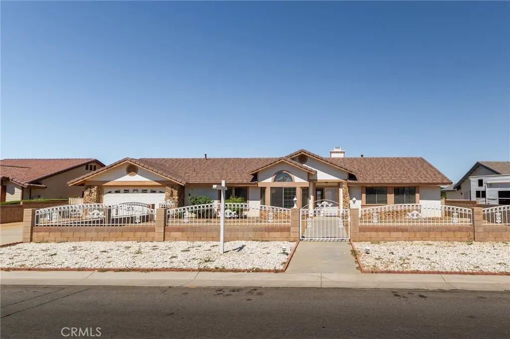 13382 Ivanpah, Apple Valley, CA — listing photo 1
