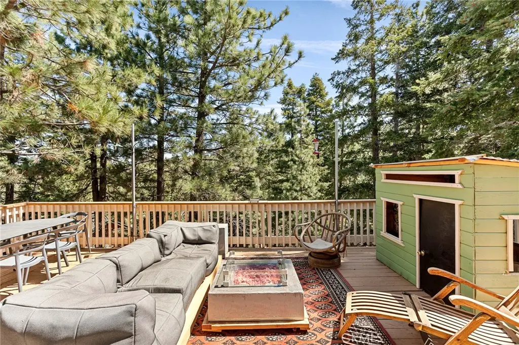 Single Family Residence for sale at 43544 Ridge Crest Drive, Big Bear Lake, CA featuring 3 beds and 2 baths