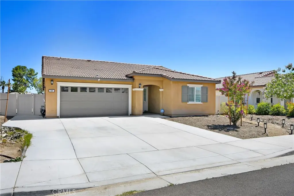 Single Family Residence for sale at 584 Directo, San Jacinto, CA featuring 3 beds and 2 baths