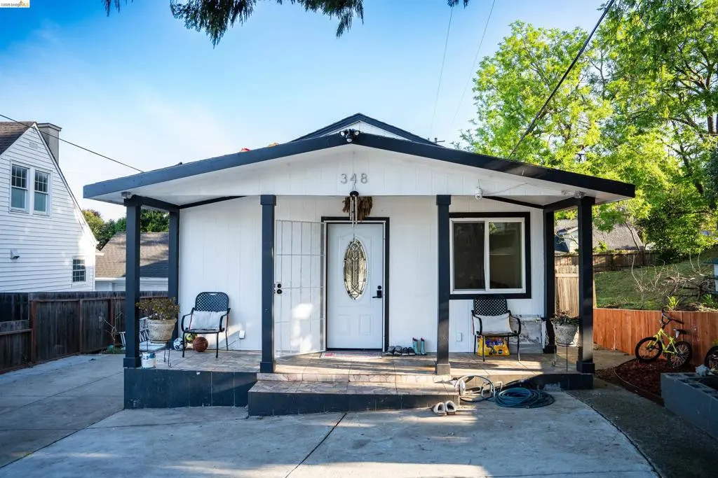 Single Family Residence for sale at 348 Valle Vista Ave, Vallejo, CA featuring 3 beds and 2 baths