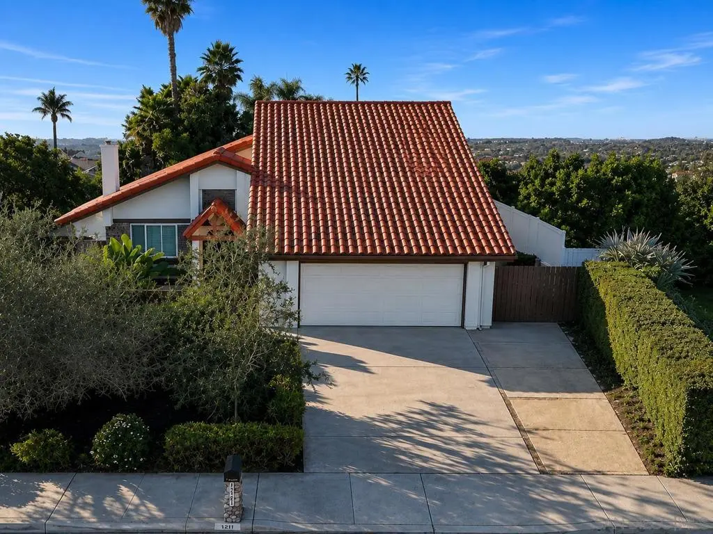 Single Family Residence for sale at 6433 La Paloma St, Carlsbad, CA featuring 4 beds and 3 baths