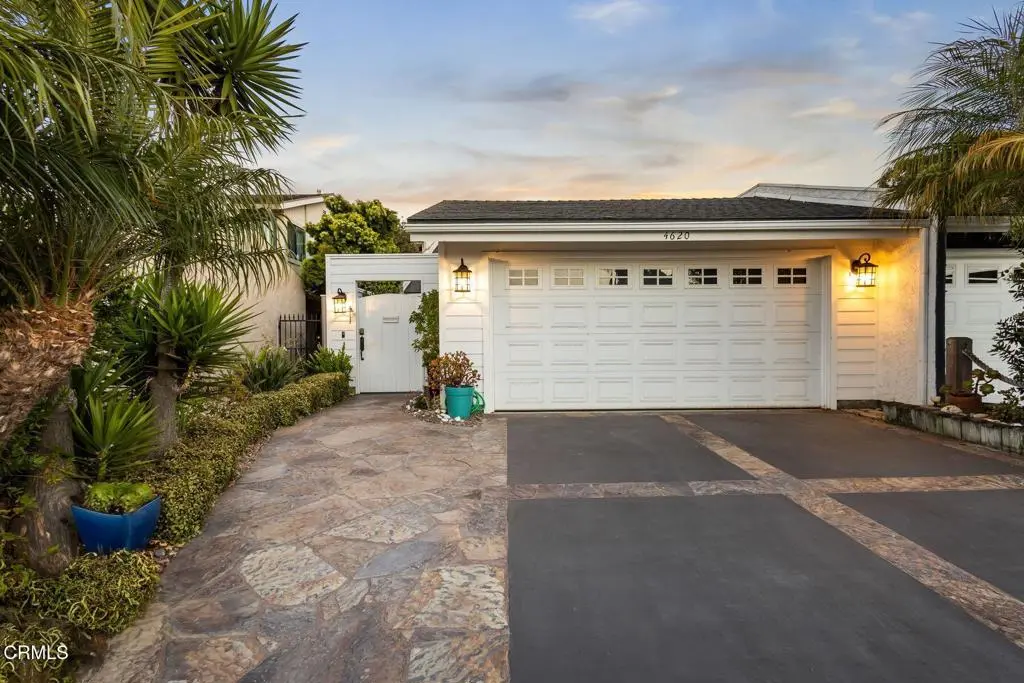 Single Family Residence for sale at 4620 Falkirk Bay, Oxnard, CA featuring 2 beds and 2 baths