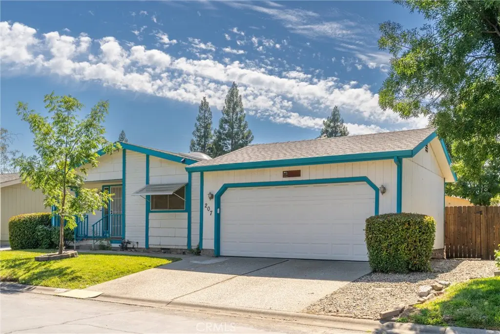 2050 Springfield Drive 207, Chico, CA — listing photo 1