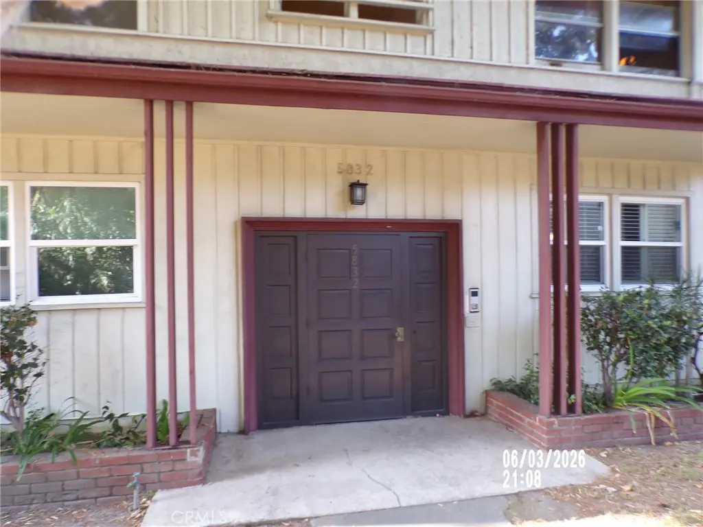 Condominium for sale at 5832 Bowcroft 4, Los Angeles, CA featuring 2 beds and 1 bath