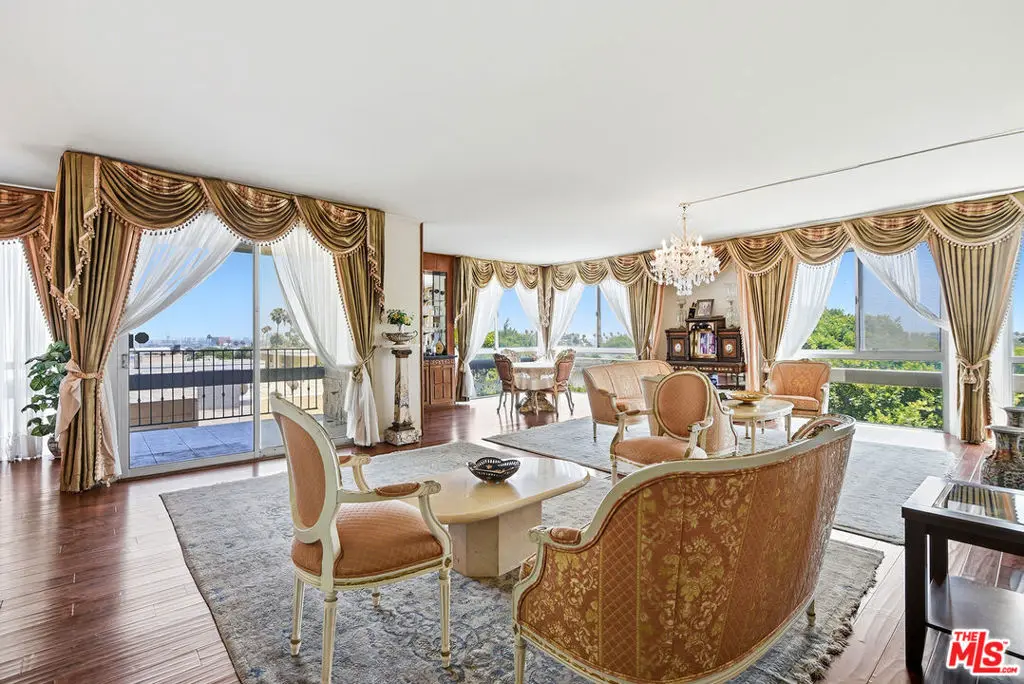 Condominium for sale at 318 N Maple Drive 506, Beverly Hills, CA featuring 2 beds and 3 baths