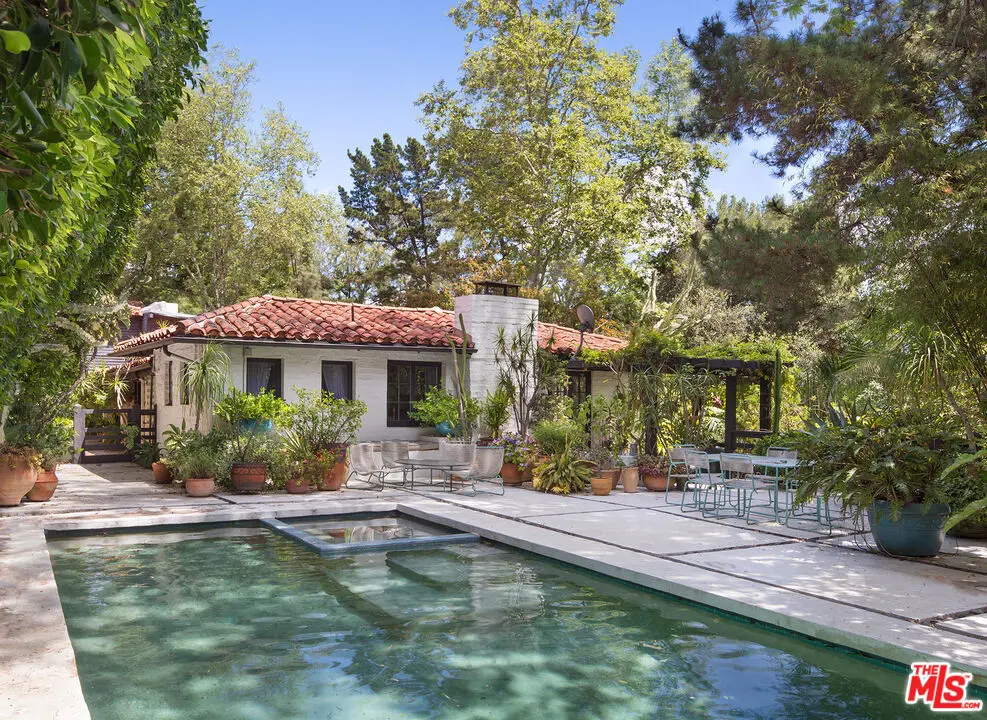 Single Family Residence for sale at 2840 Seattle Drive, Los Angeles, CA featuring 4 beds and 5 baths