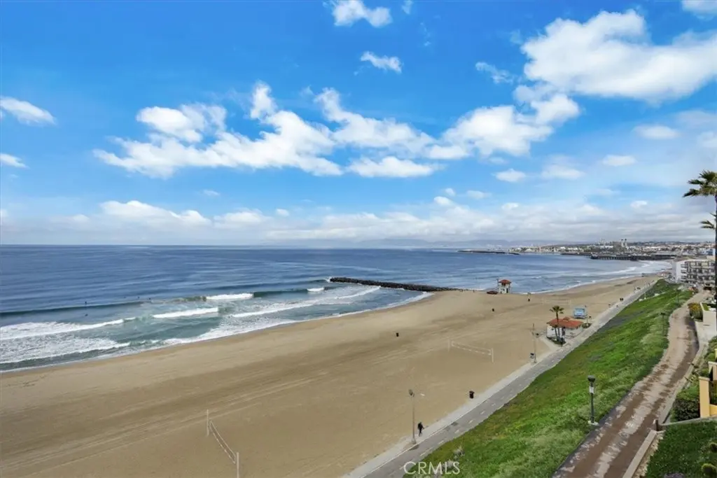 721 Esplanade 403, Redondo Beach, CA — listing photo 1