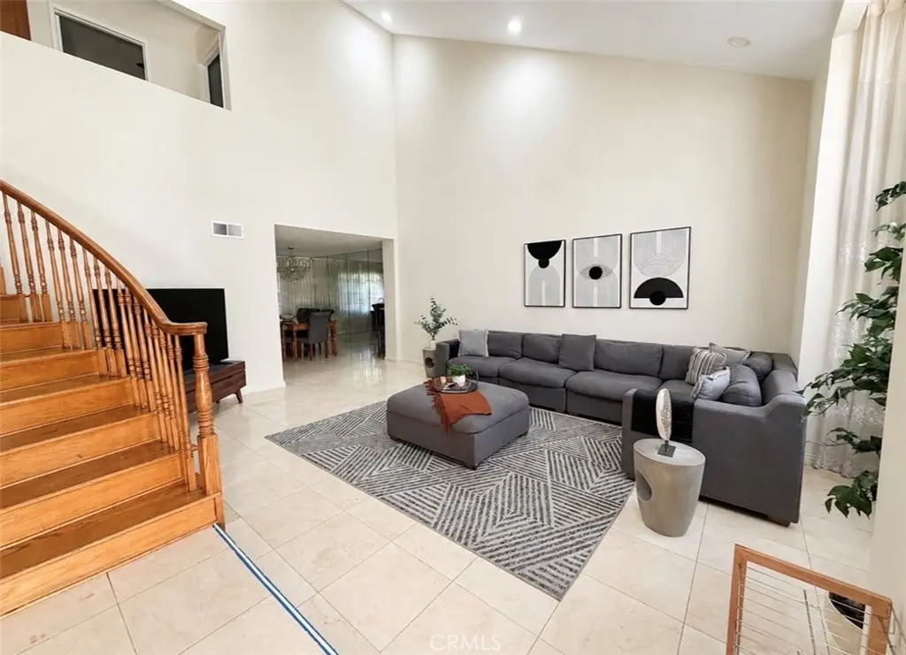 18210 Hatteras, Tarzana, CA — listing photo 1