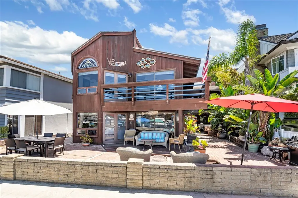 Duplex for rent at 805 N Bay Front, Newport Beach, CA featuring 3 beds and 3 baths