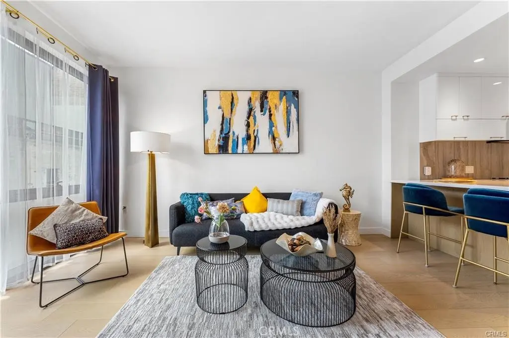 Residential Lease for rent at 400 S Broadway 1314, Los Angeles, Los Angeles County, CA featuring 1 bed and 1 bath