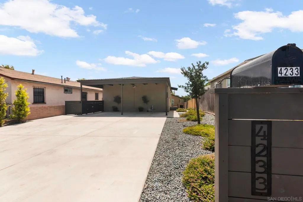 Single Family Residence for rent at 4233 Pepper Dr, San Diego, CA featuring 3 beds and 2 baths