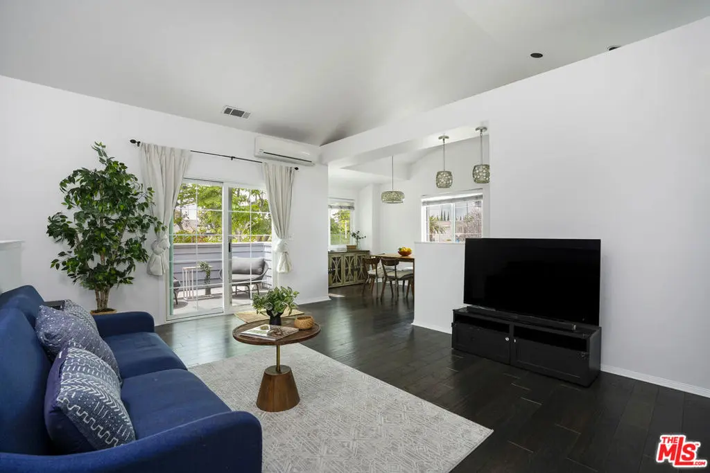 2003 Artesia Boulevard 105, Torrance, CA — listing photo 1
