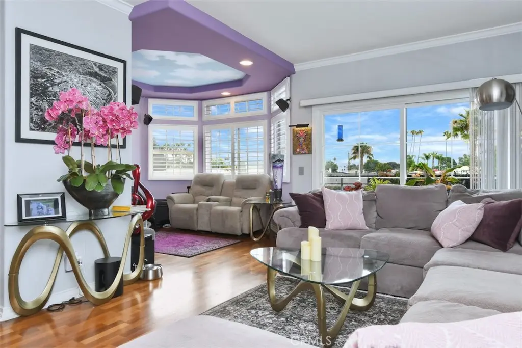 4455 Hazeltine 208, Sherman Oaks, CA — listing photo 1