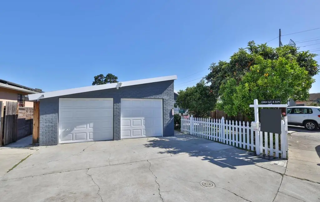 Residential Lease for rent at 434 Hibiscus Court Unit A, East Palo Alto, CA featuring 3 beds and 2 baths