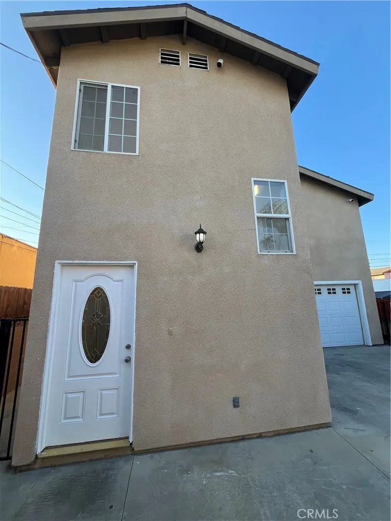 Single Family Residence for rent at 123 W 66th, Los Angeles, CA featuring 5 beds and 3 baths