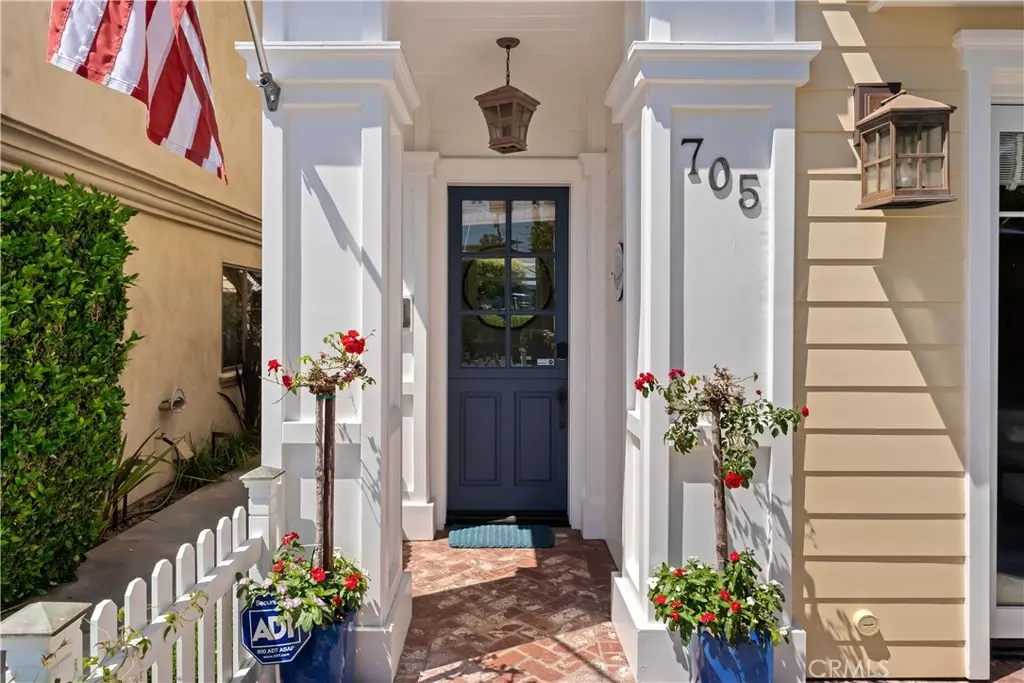 705 Goldenrod Avenue, Corona Del Mar, CA — listing photo 1