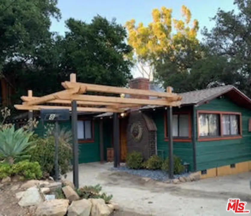 8808 CHATLAKE Drive, West Hills, CA — listing photo 1