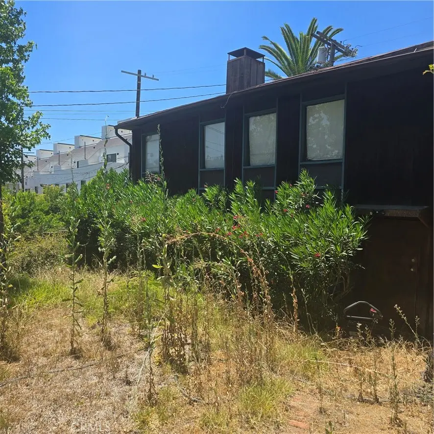 Single Family Residence for sale at 5139 Loleta, Los Angeles, CA featuring 3 beds and 2 baths