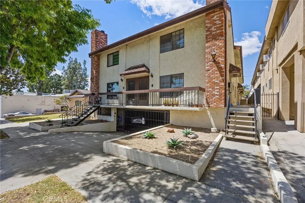 431 E Verdugo G, Burbank, CA — listing photo 1