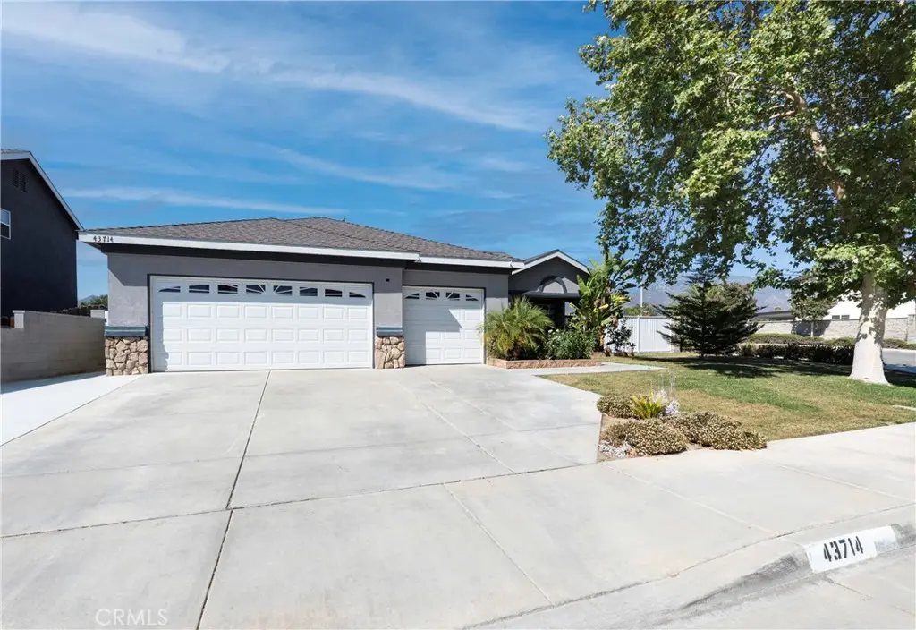 Single Family Residence for sale at 43714 Amazon, Hemet, CA featuring 3 beds and 2 baths